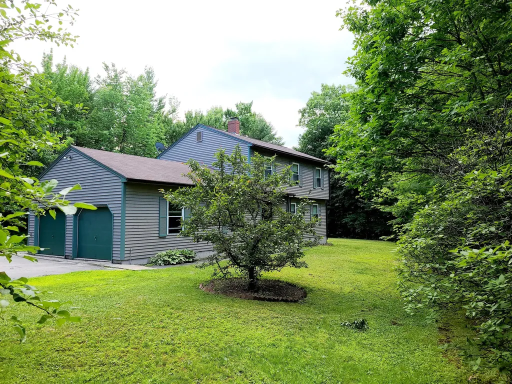 23 Harris Road Minot ME 04258