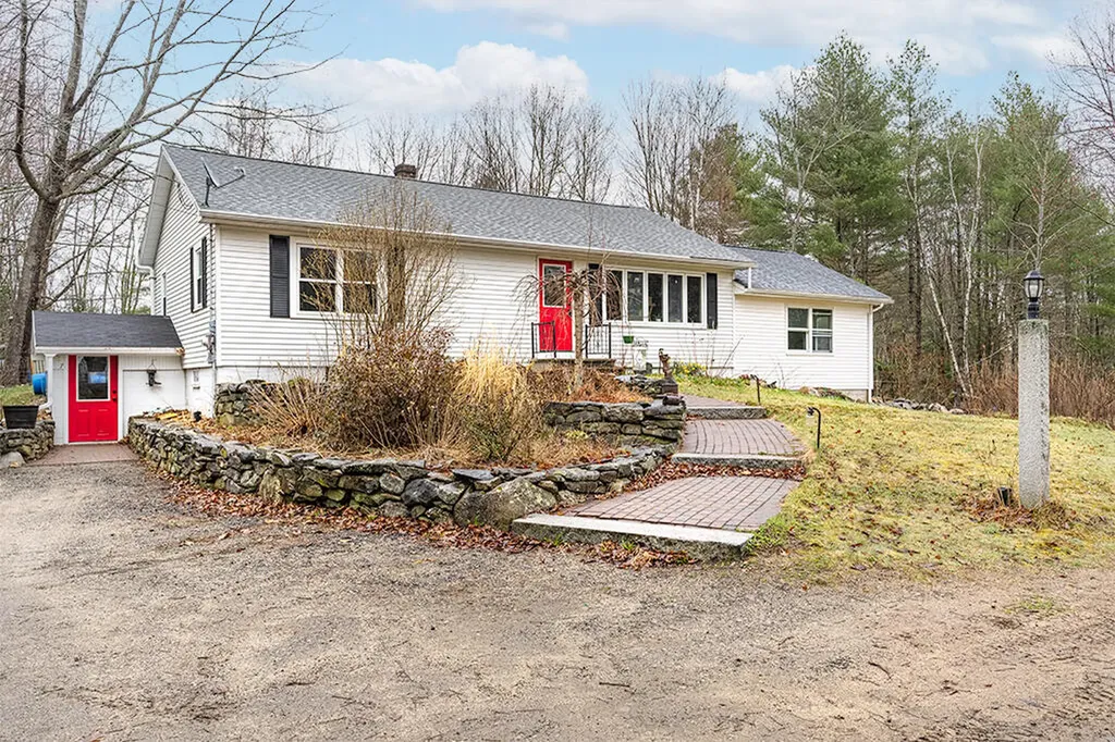7 Deer Hill Hill S Standish ME 04084
