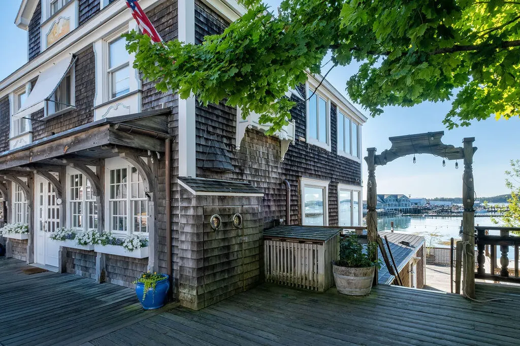 27 Main Street Stonington ME 04681