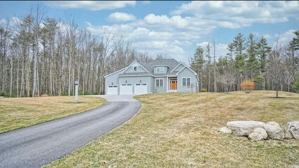 85 Farm View Way Wells ME 04090