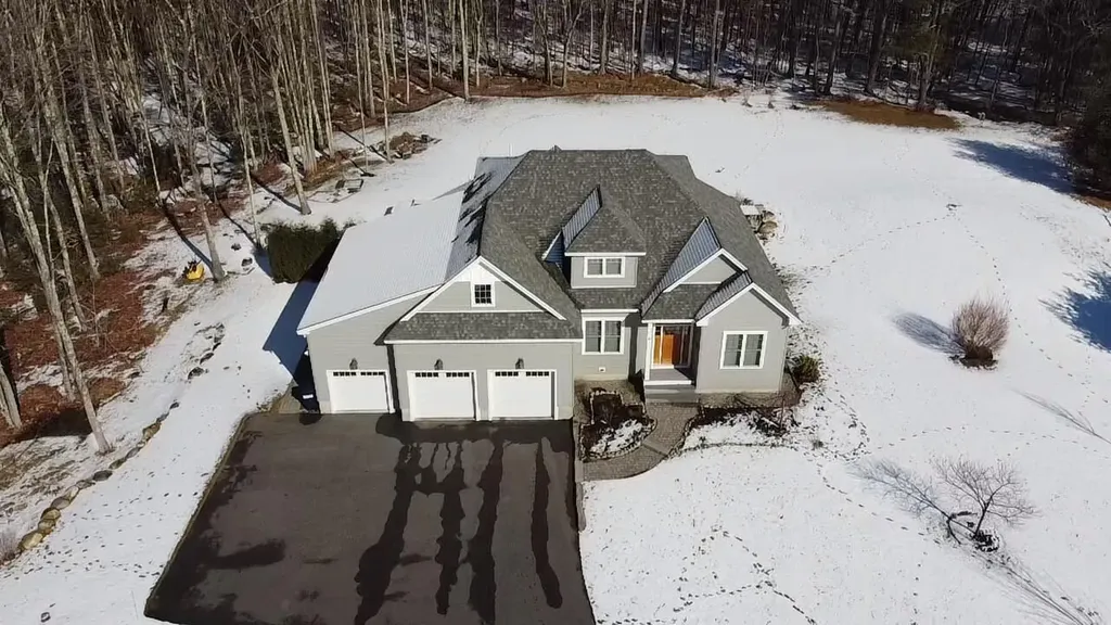 85 Farm View Way Wells ME 04090