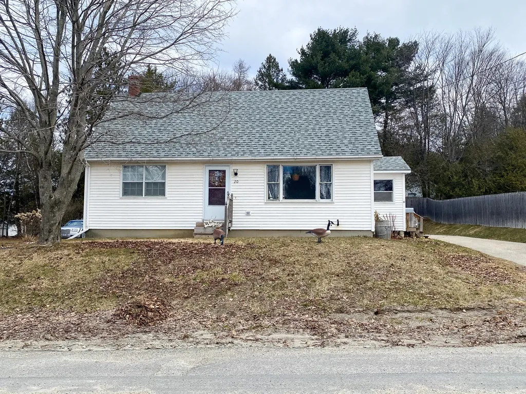 20 Highland Avenue Lincoln ME 04457