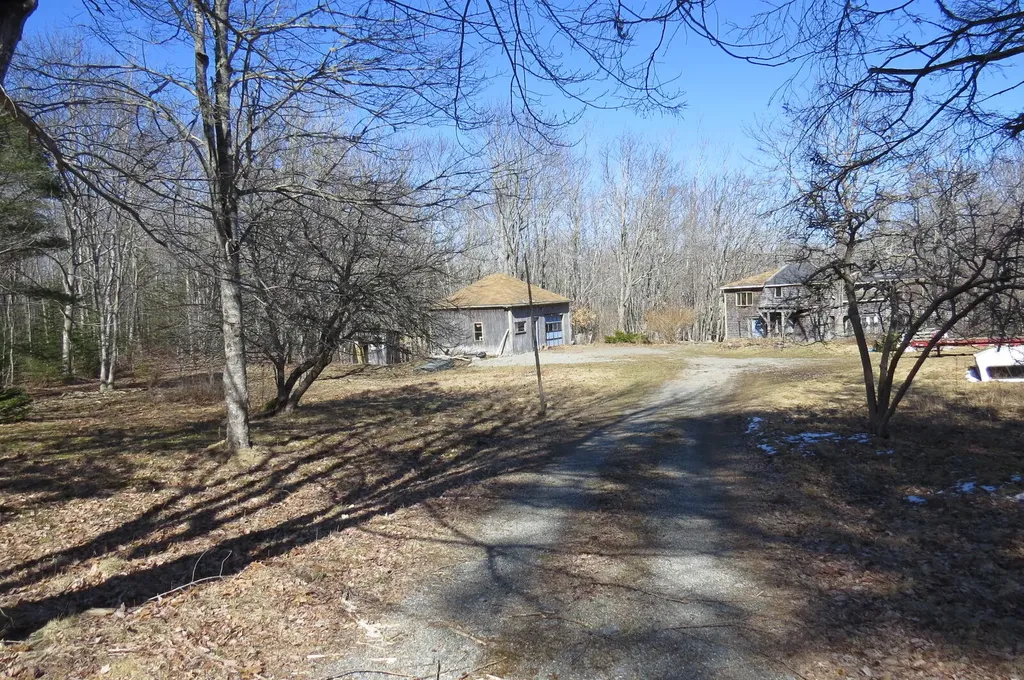 137 Seal Point Road Lamoine ME 04605