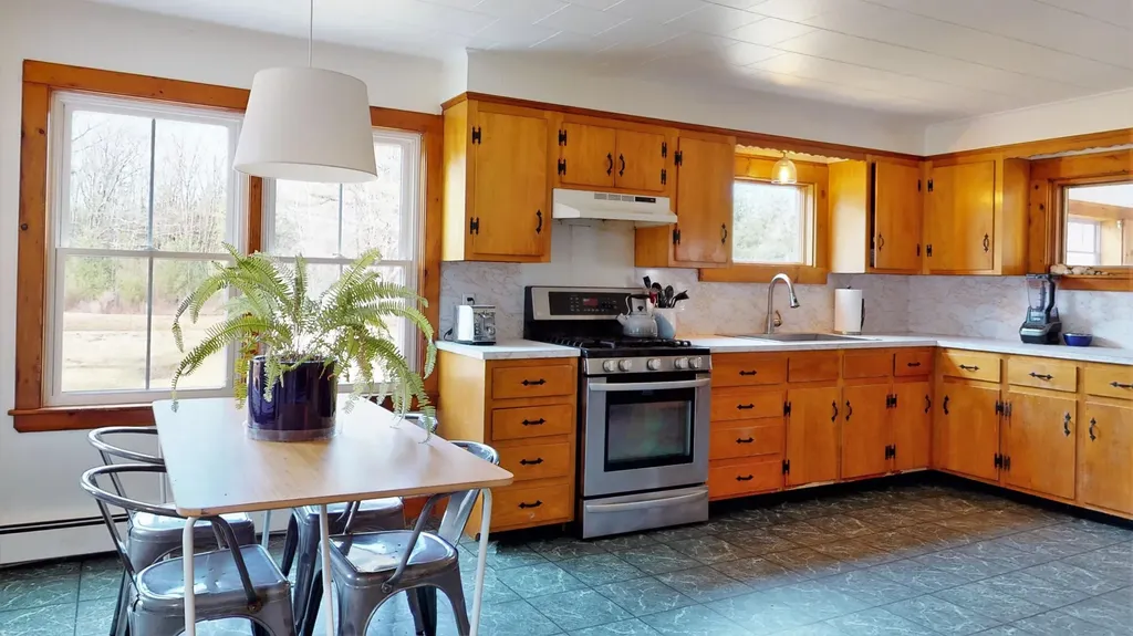 82 Whitten Hill Road Kennebunkport ME 04046