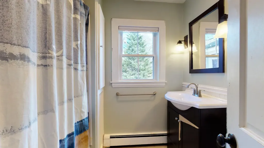 82 Whitten Hill Road Kennebunkport ME 04046