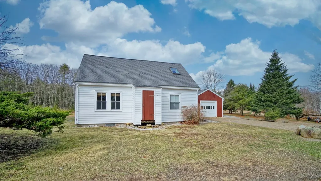 82 Whitten Hill Road Kennebunkport ME 04046