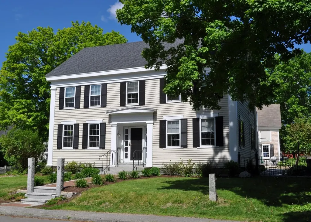 16 Glidden Street Newcastle ME 04553