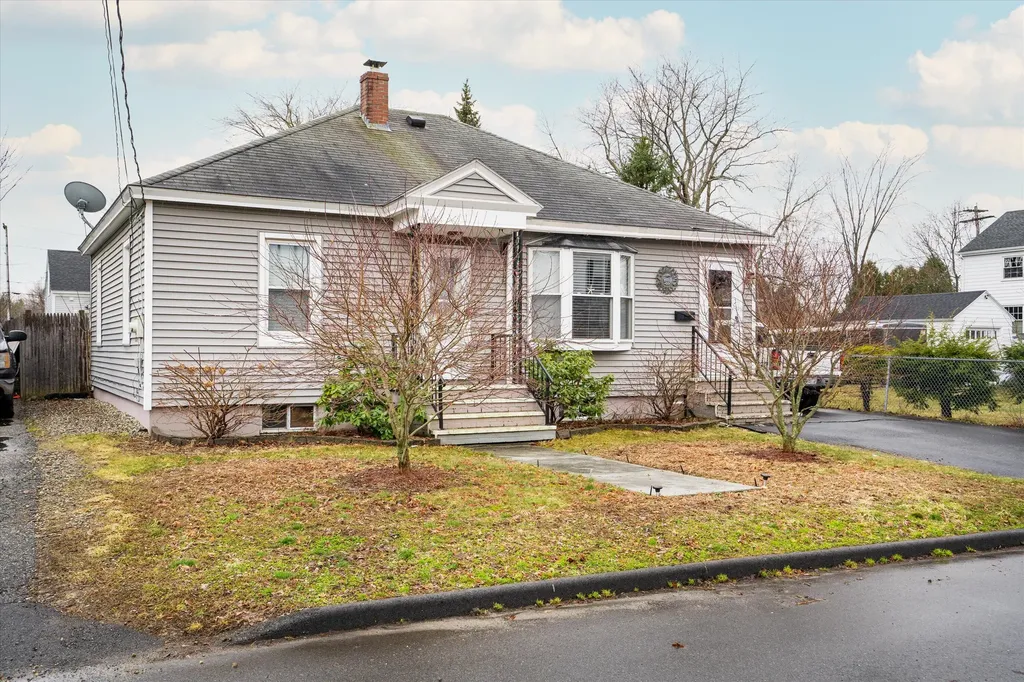 6 Sheltra Avenue Biddeford ME 04005