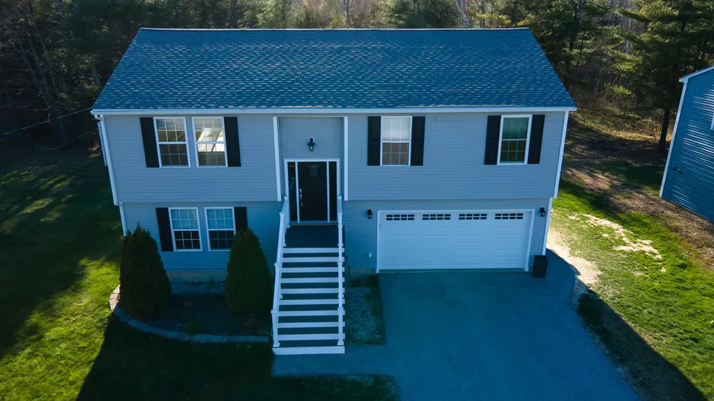 44 Benjamins Way Bangor ME 04401