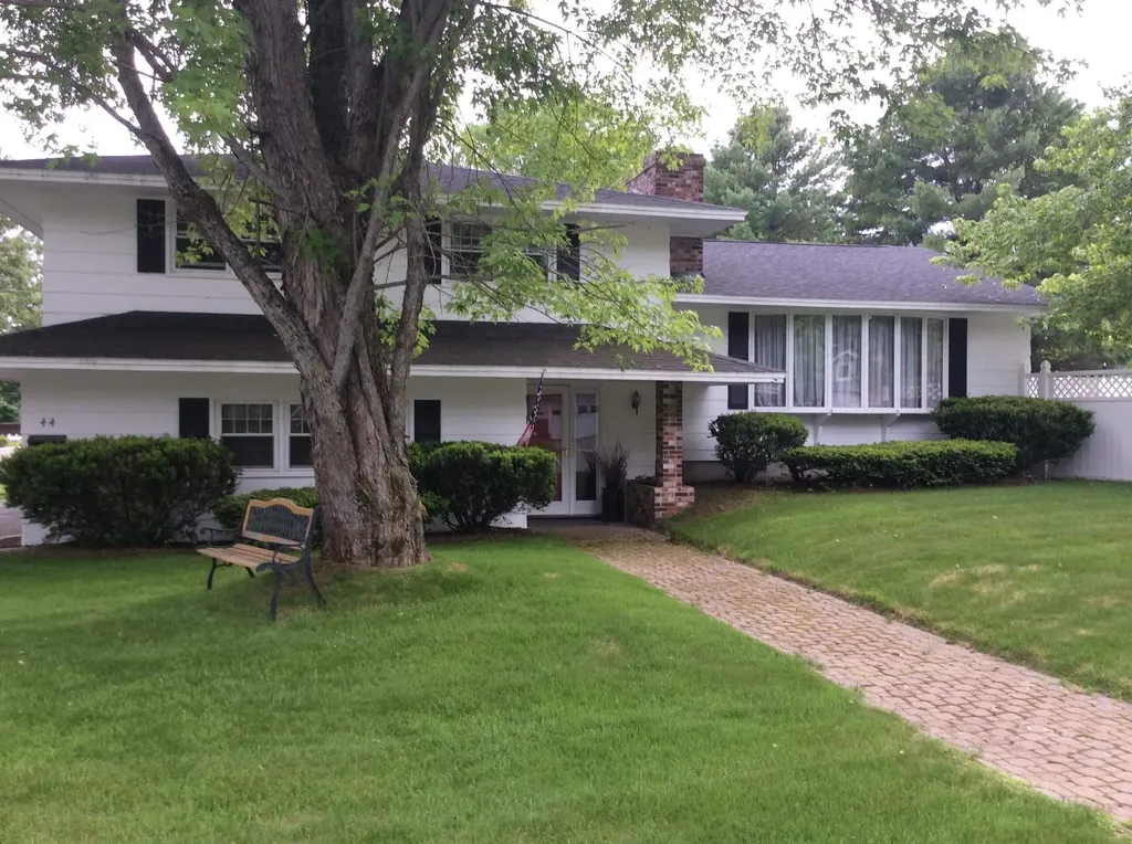 44 Rhode Island Avenue Millinocket ME 04462
