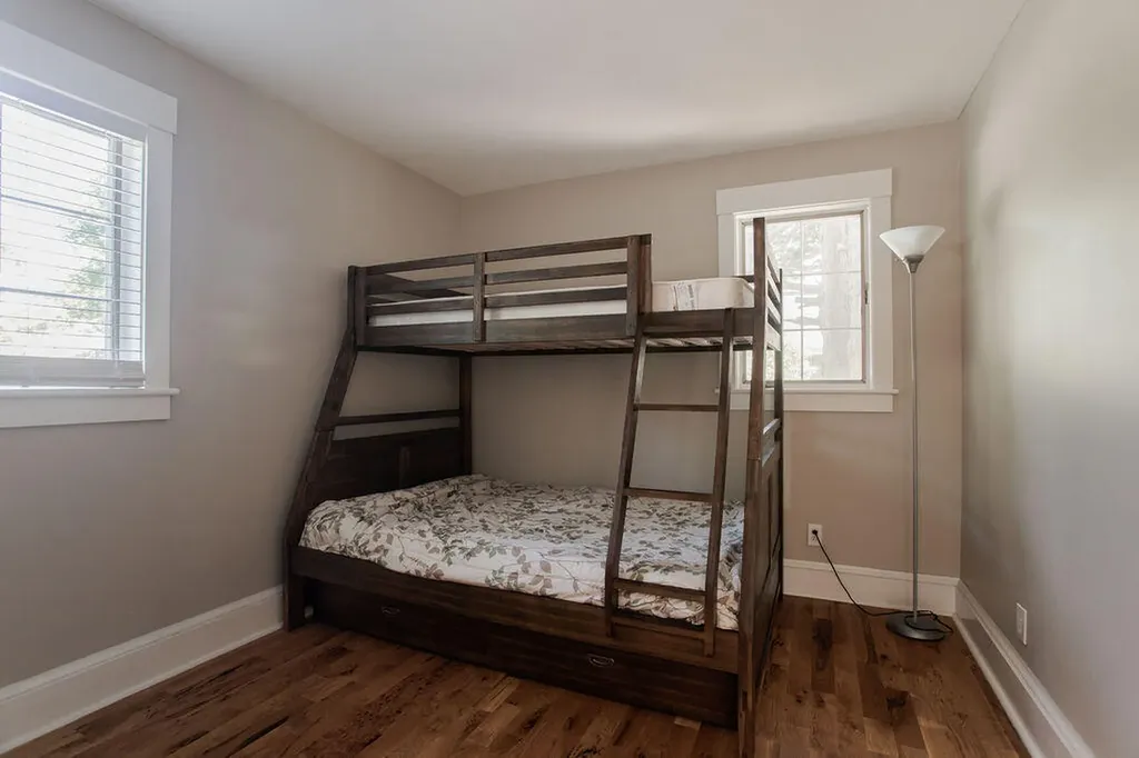 15 Algonac Road York ME 03902