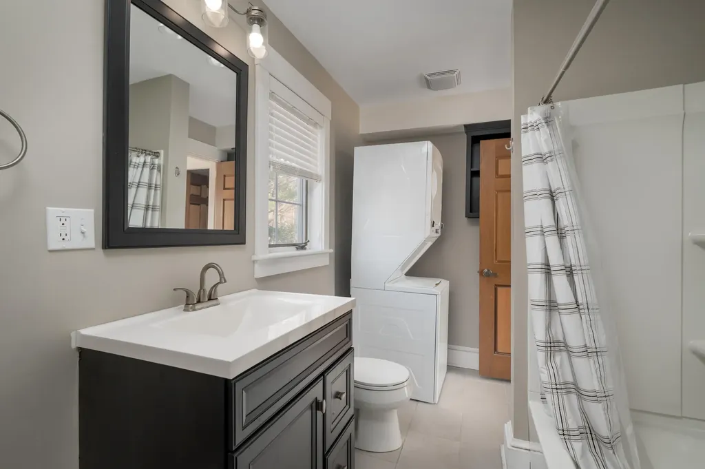 15 Algonac Road York ME 03902