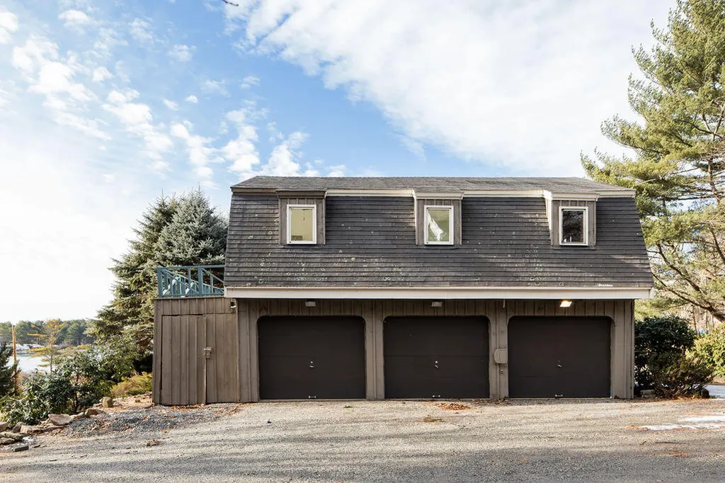15 Algonac Road York ME 03902