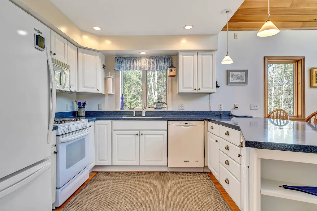 84 Whistlers Cove Road West Bath ME 04530