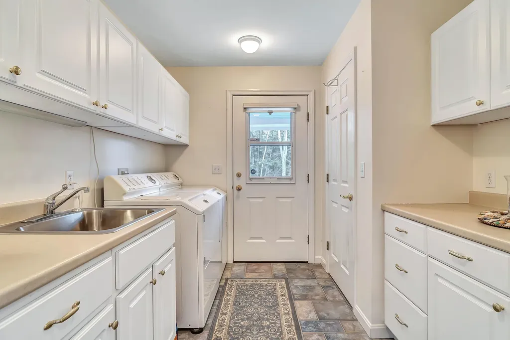 84 Whistlers Cove Road West Bath ME 04530