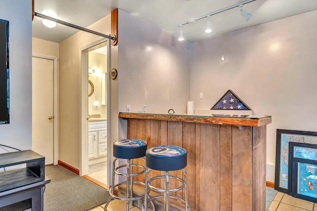 84 Whistlers Cove Road West Bath ME 04530