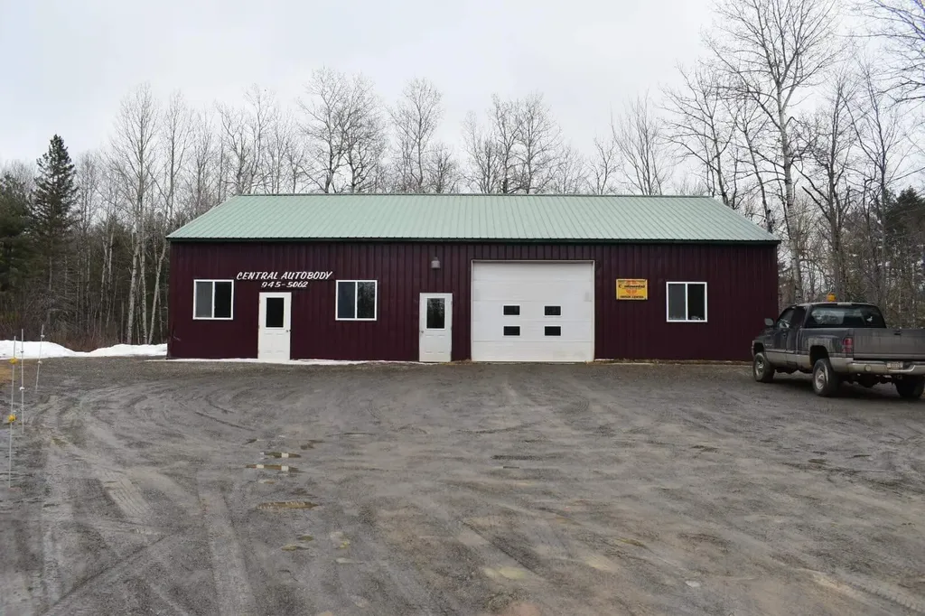 1103 Pushaw Road Glenburn ME 04401