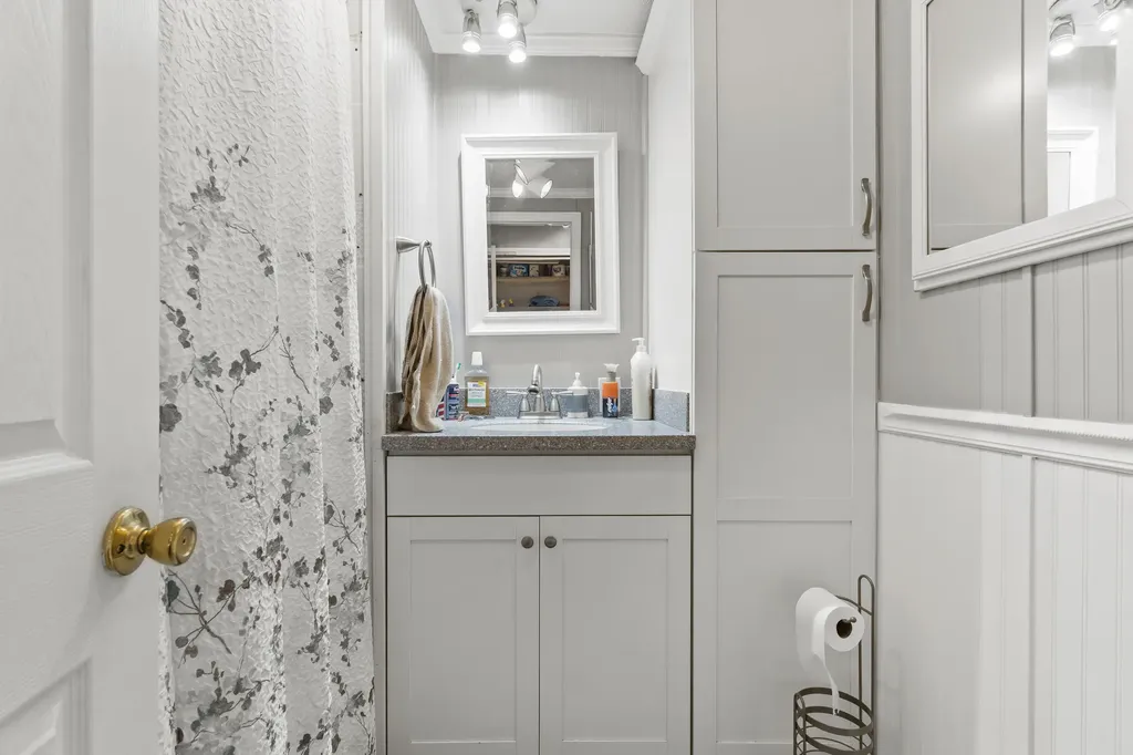 4 Franklin Street Lisbon ME 04250