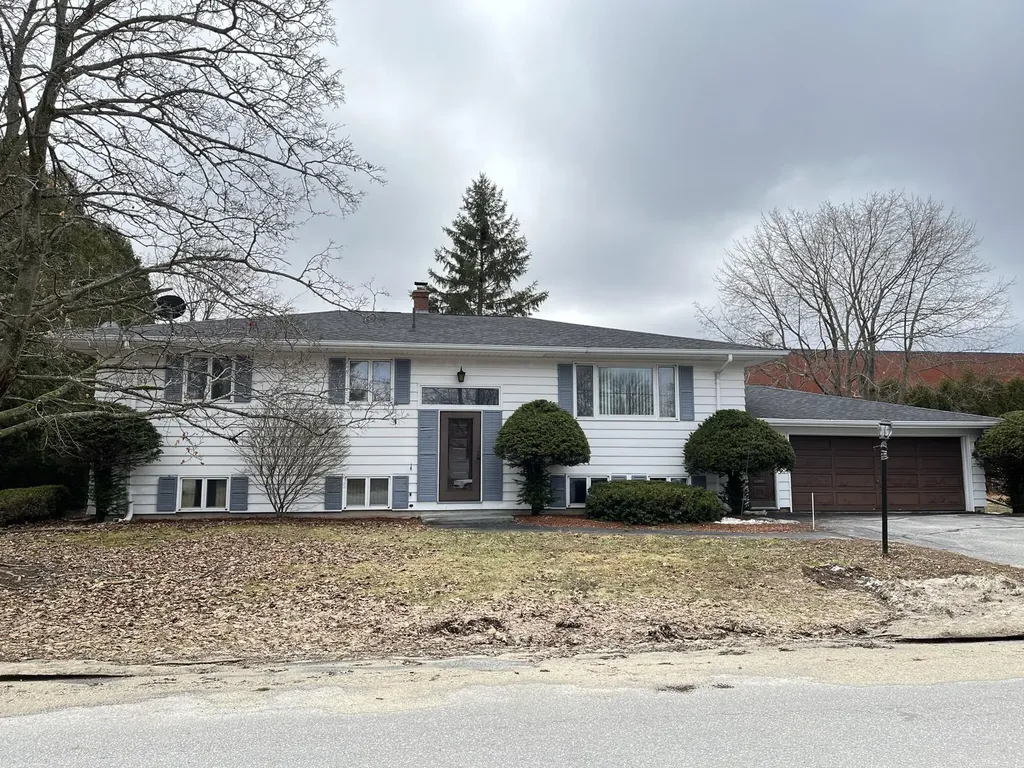 59 Charles Street Lewiston ME 04240