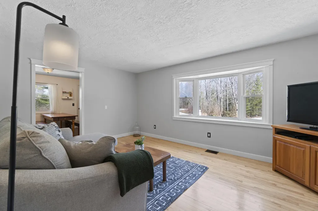 82 Bowie Hill Road Durham ME 04222