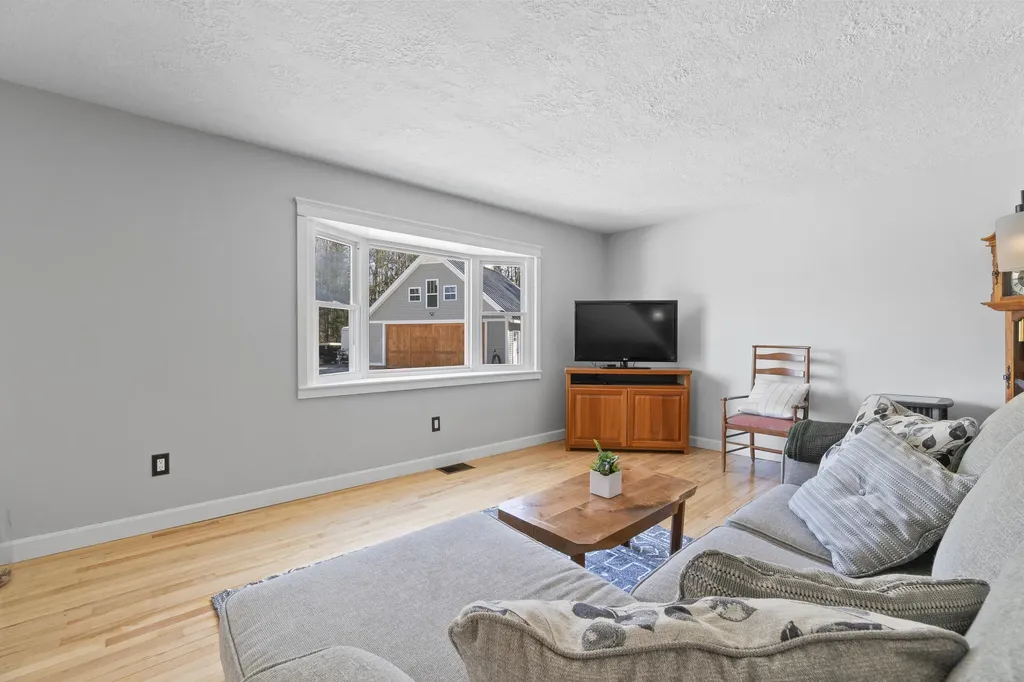 82 Bowie Hill Road Durham ME 04222