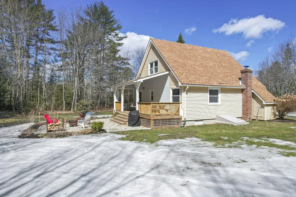 82 Bowie Hill Road Durham ME 04222