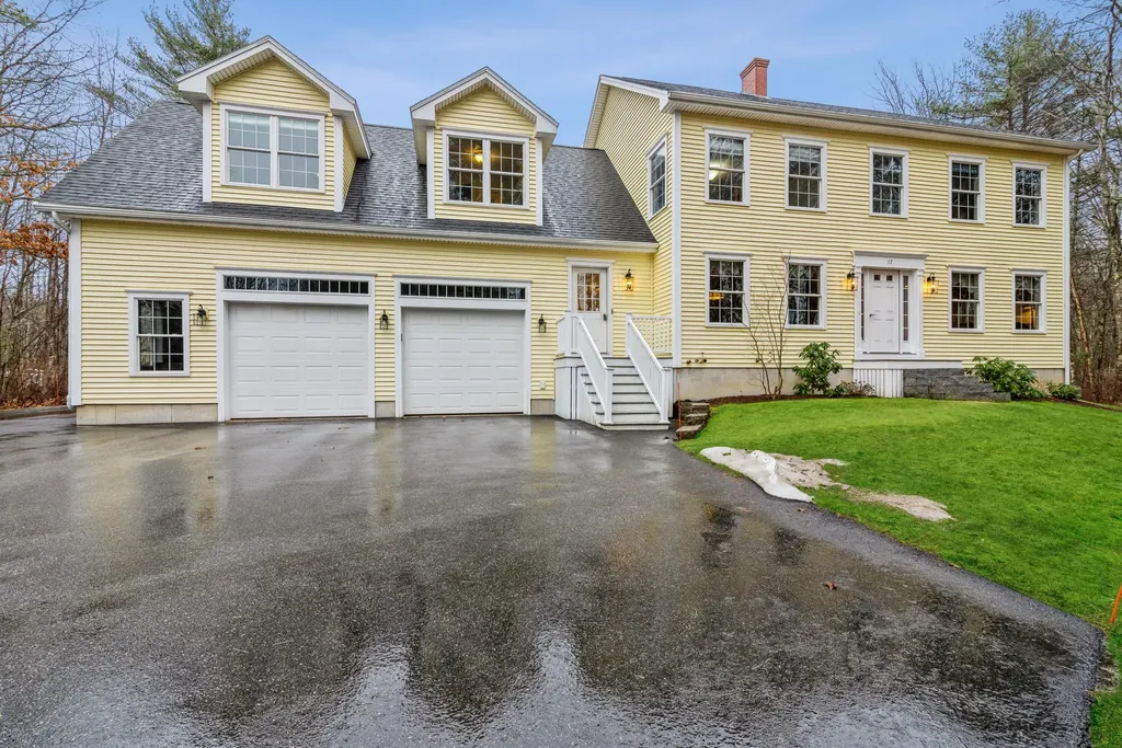 17 Richards Way Saco ME 04072