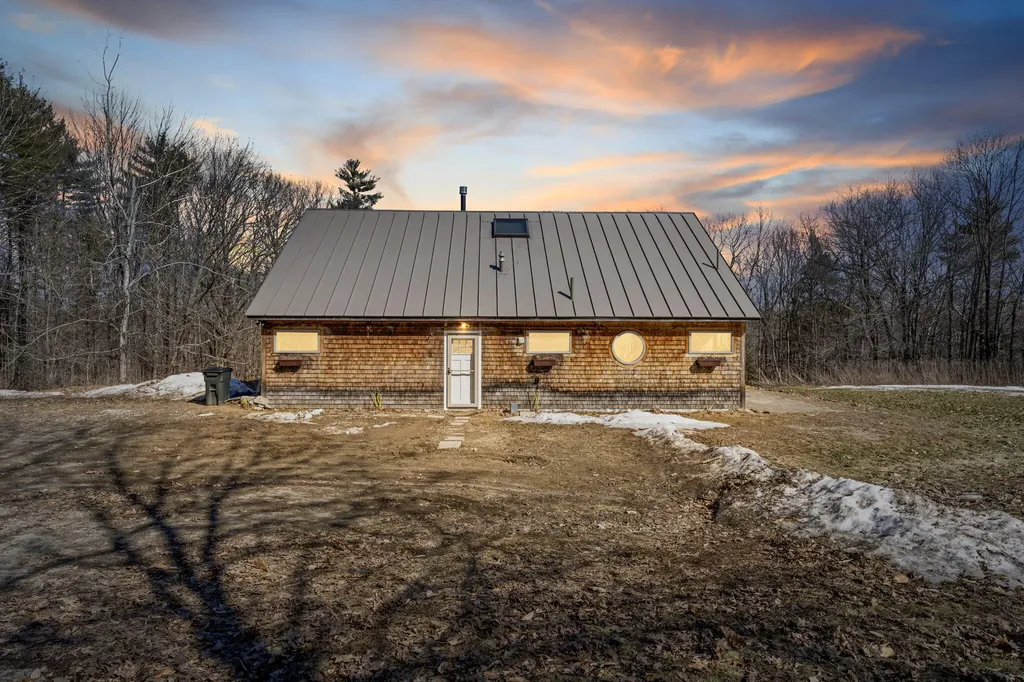 27 Lyon Lane Augusta ME 04330