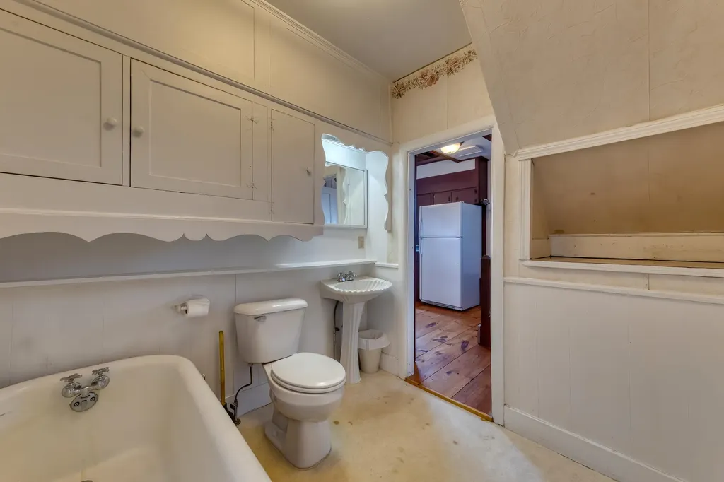 552 Main Street Damariscotta ME 04543