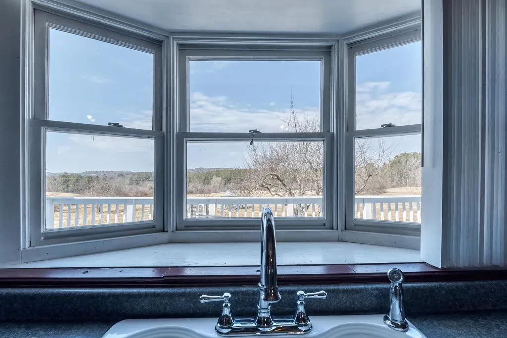 552 Main Street Damariscotta ME 04543