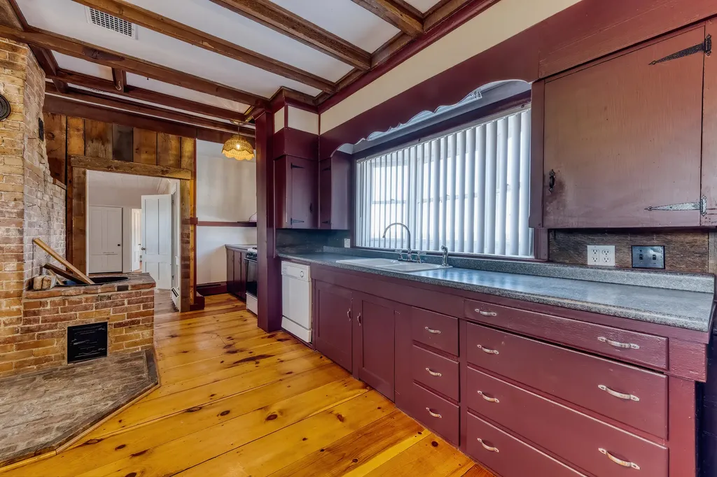 552 Main Street Damariscotta ME 04543