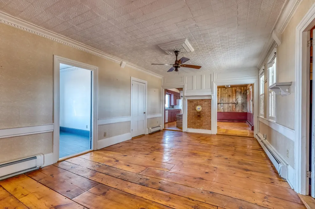 552 Main Street Damariscotta ME 04543