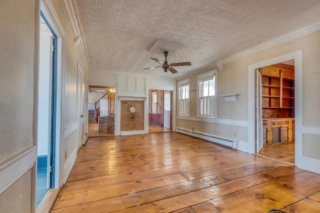 552 Main Street Damariscotta ME 04543