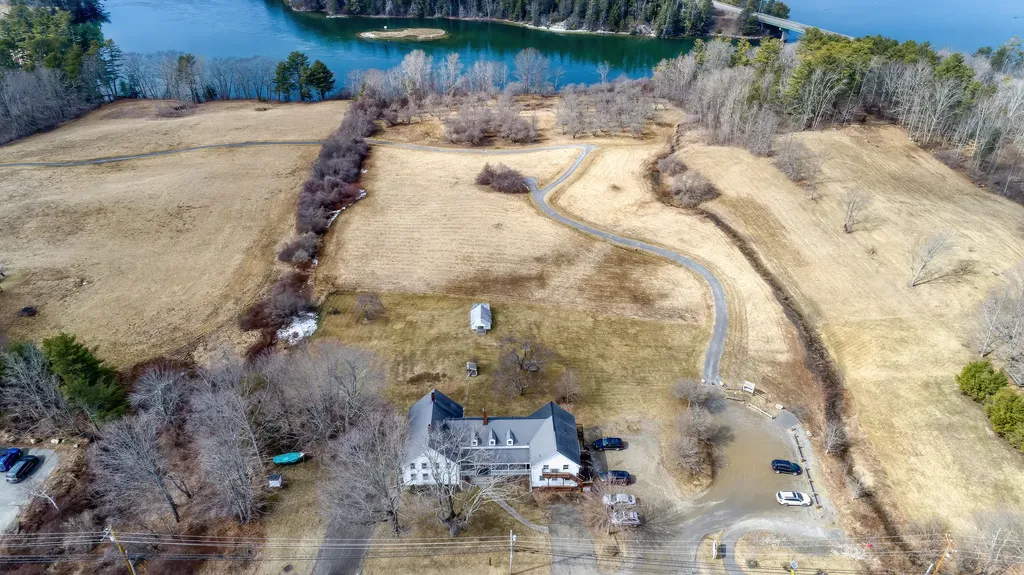 552 Main Street Damariscotta ME 04543