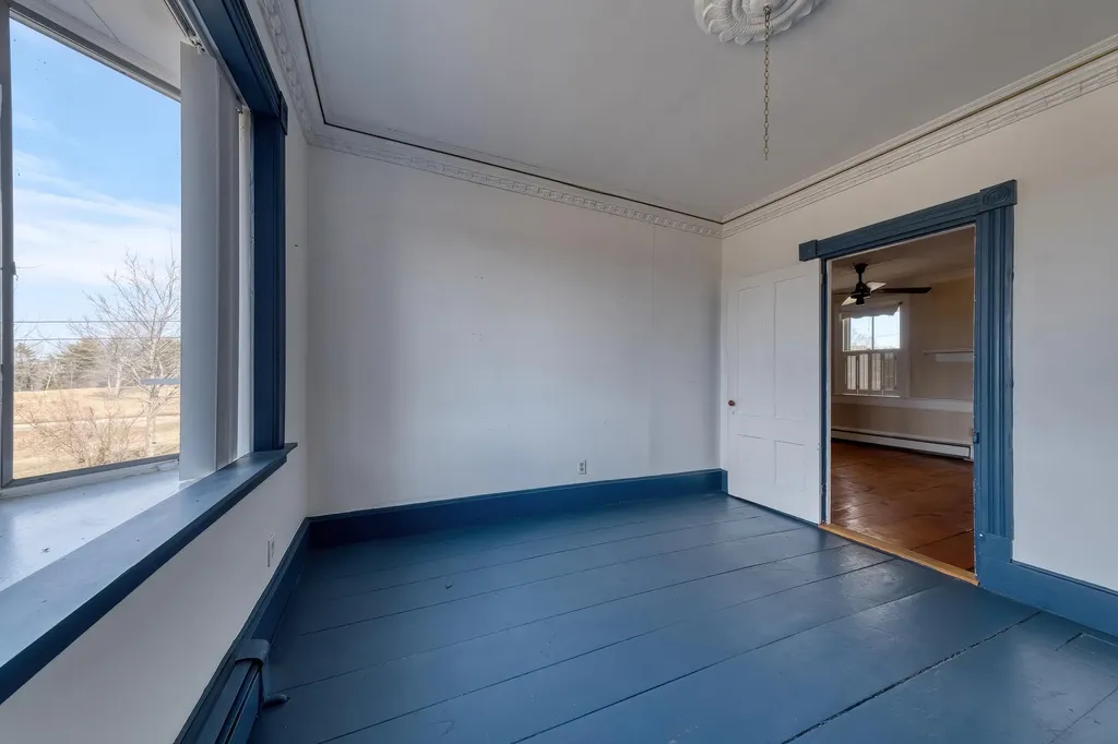 552 Main Street Damariscotta ME 04543