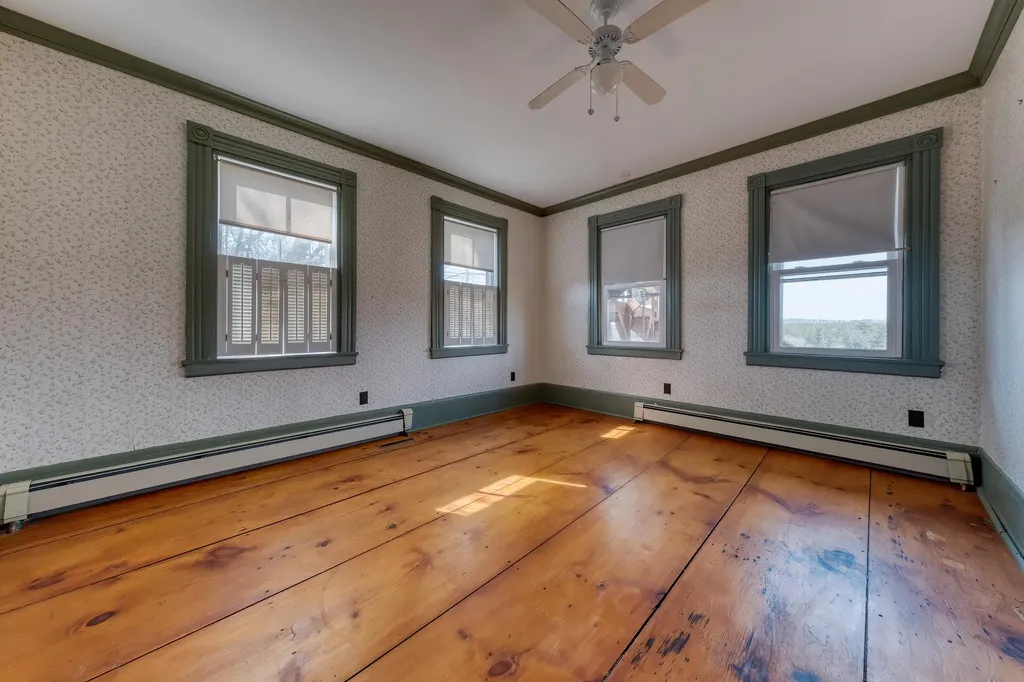 552 Main Street Damariscotta ME 04543