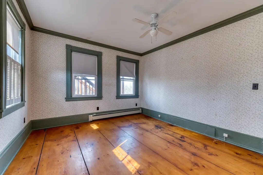 552 Main Street Damariscotta ME 04543