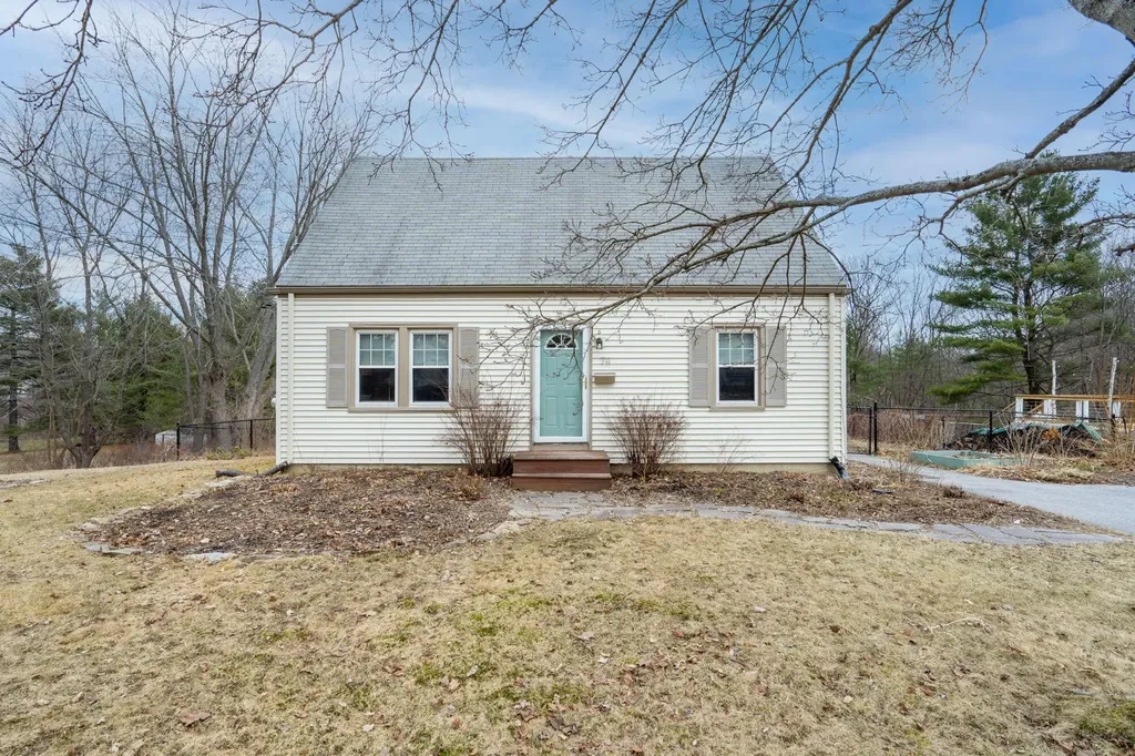 74 Rowe Avenue Portland ME 04102