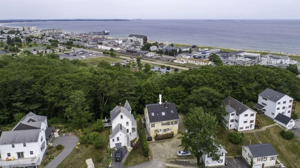 10 Hillcrest Avenue Old Orchard Beach ME 04064