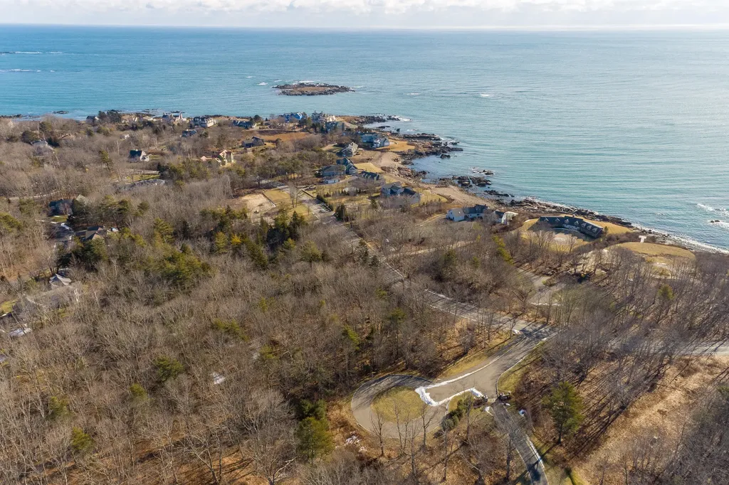 2 Ocean Sound Avenue Kennebunkport ME 04046