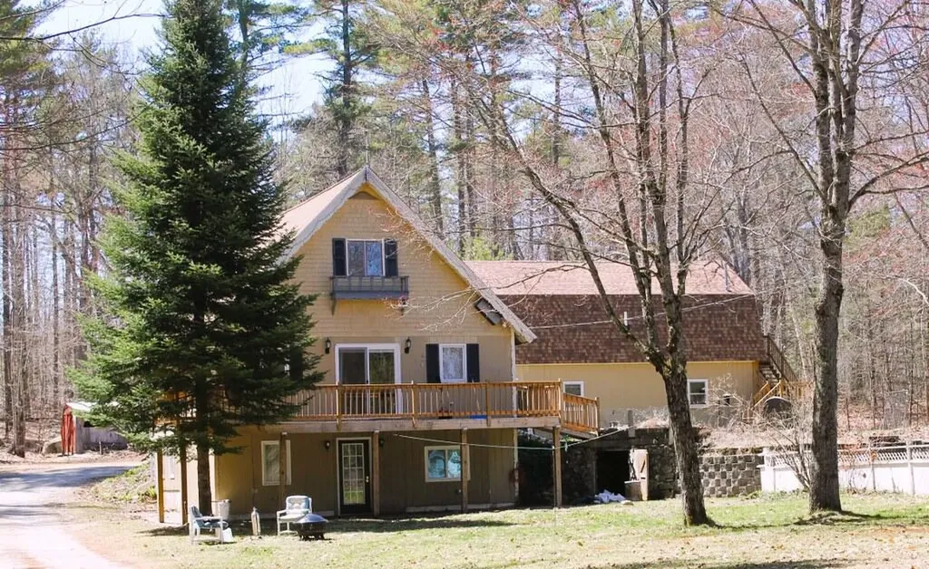 37 Brown Road Raymond ME 04071