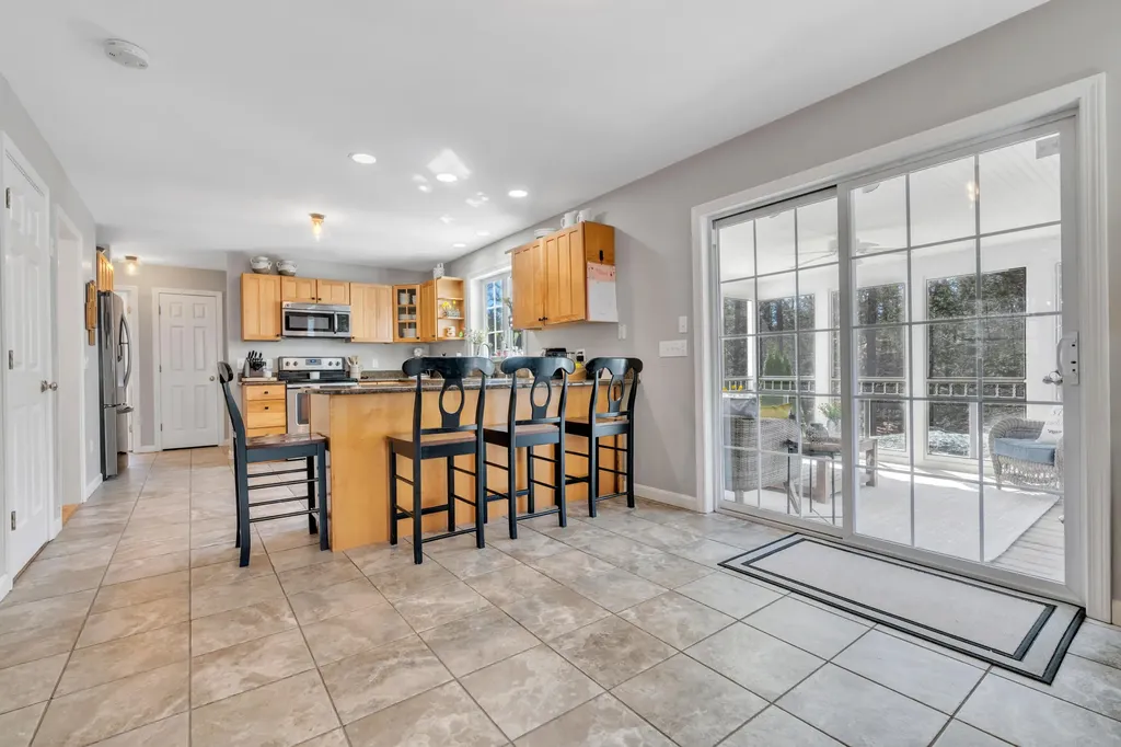 21 Evans Road Barrington NH 03825