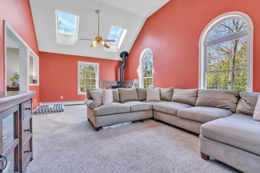 21 Evans Road Barrington NH 03825