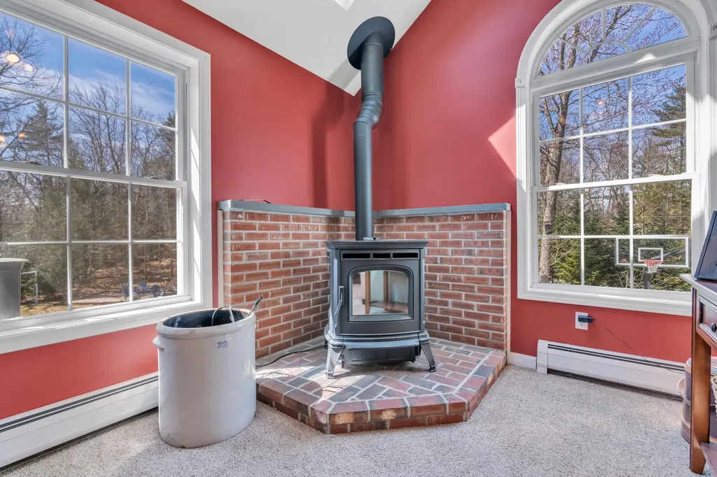 21 Evans Road Barrington NH 03825
