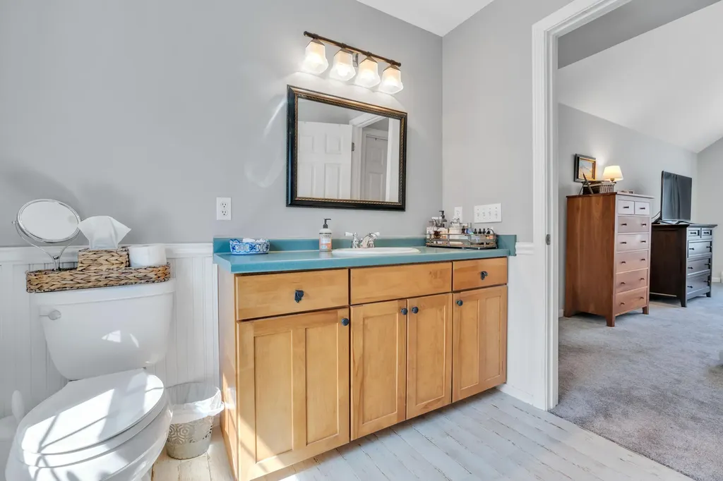 21 Evans Road Barrington NH 03825