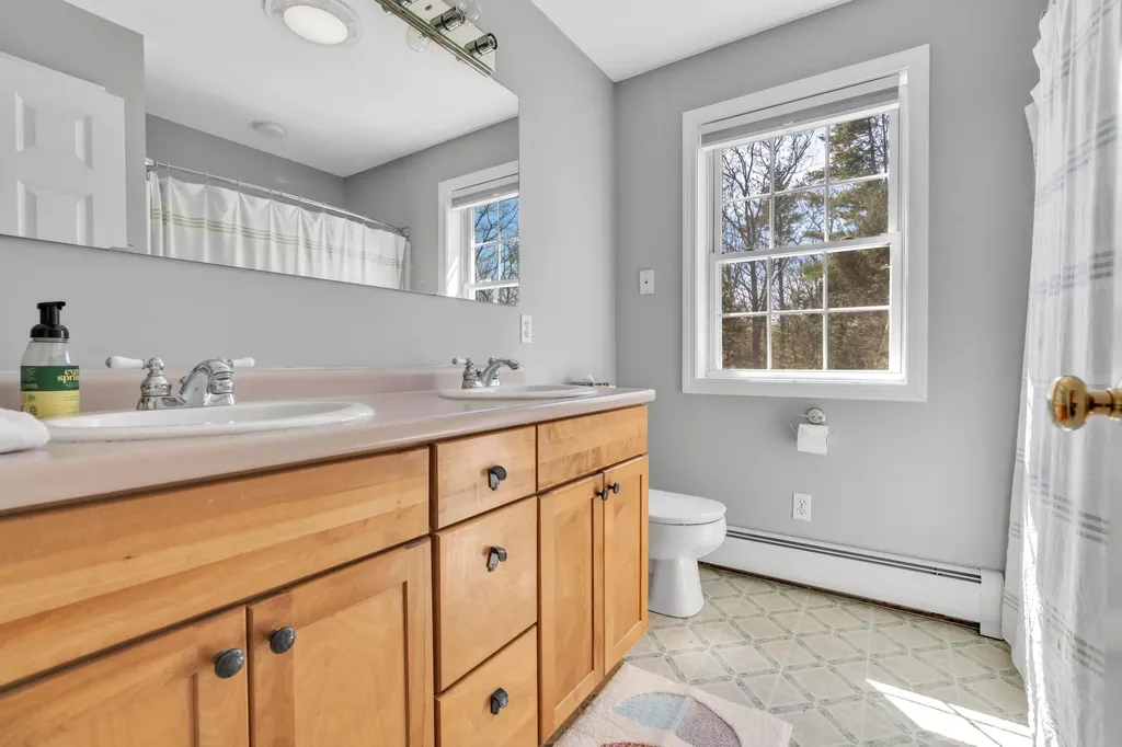 21 Evans Road Barrington NH 03825
