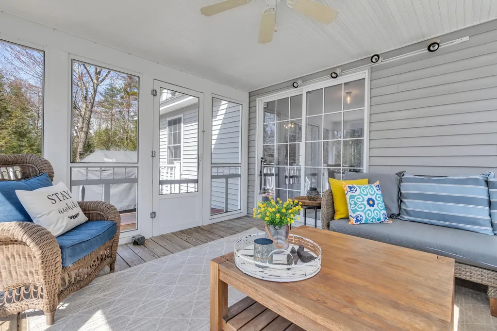 21 Evans Road Barrington NH 03825