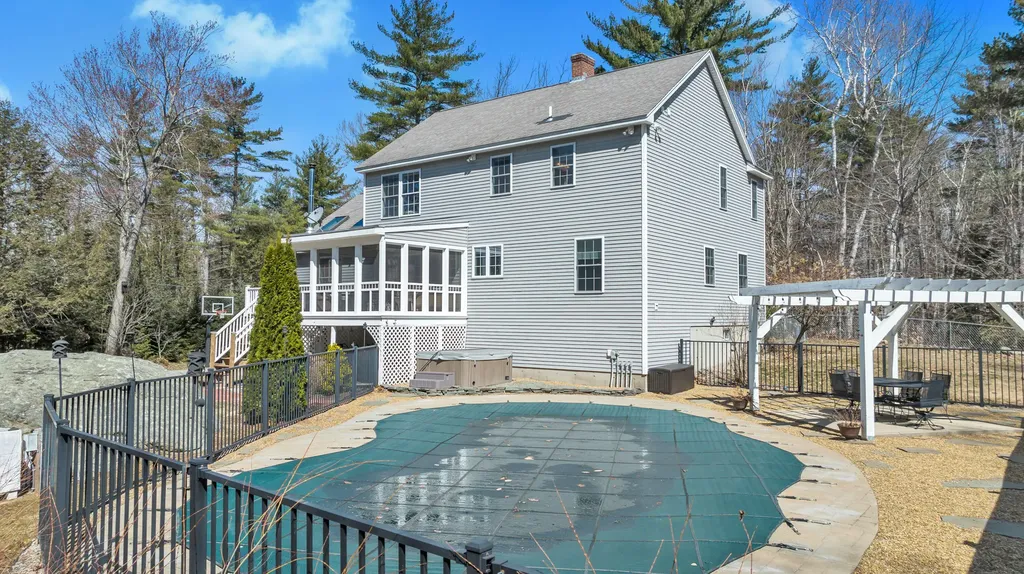 21 Evans Road Barrington NH 03825