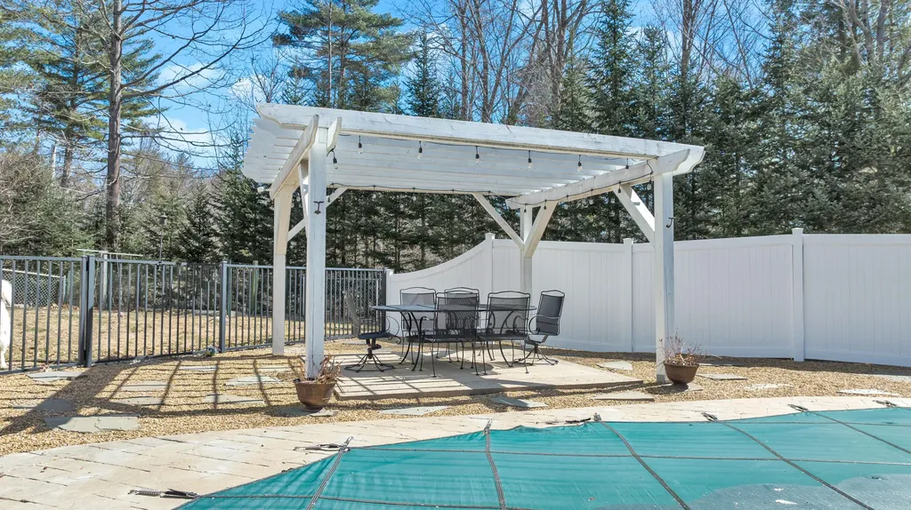 21 Evans Road Barrington NH 03825