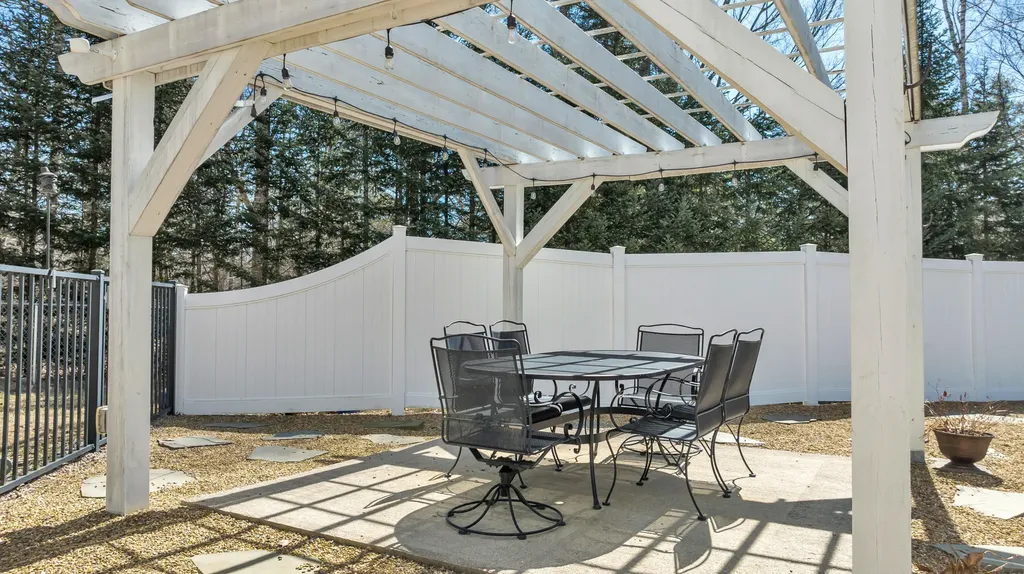 21 Evans Road Barrington NH 03825